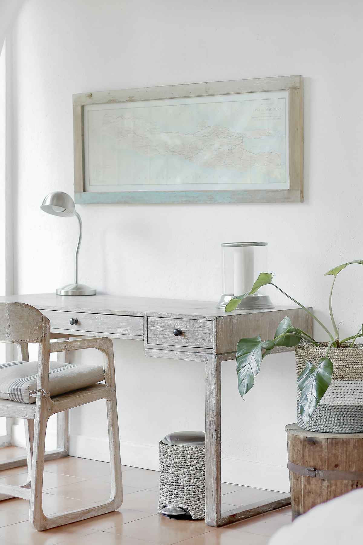 Tiny Balcony Ideas: 17 Best Retreats for Narrow Spaces 2 Tiny balcony ideas with one compact chair, a slim table, warm lighting, railing plants, and visible open floor space